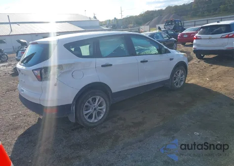2017 Ford Escape S z USA, uszkodzony, nr VIN 1FMCU0F7XHUB75734